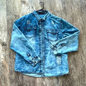 LIGHTWEIGHT DENIM JACKET VERY COOL STYLISH FITS WITH MANY STYLES